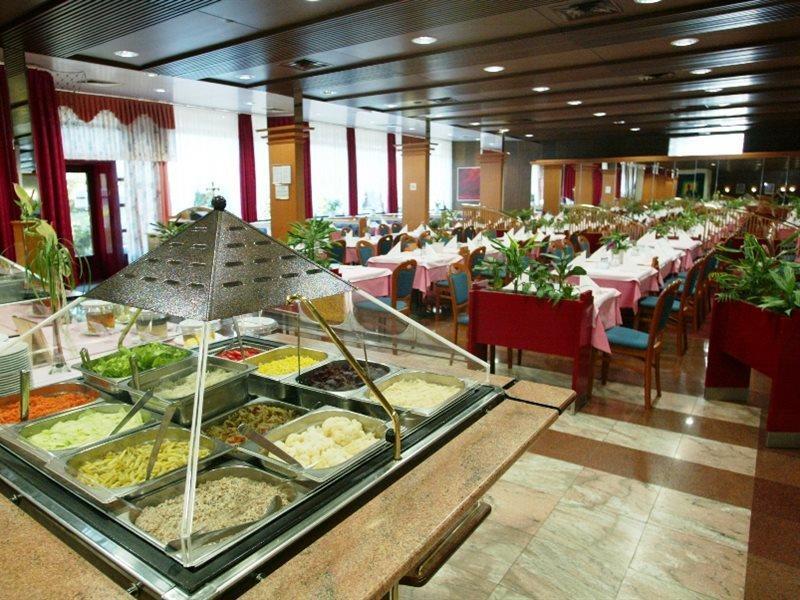 特马尔酒店 - 温泉3000 - 萨瓦酒店及度假村 摩拉瓦托普利采 外观 照片